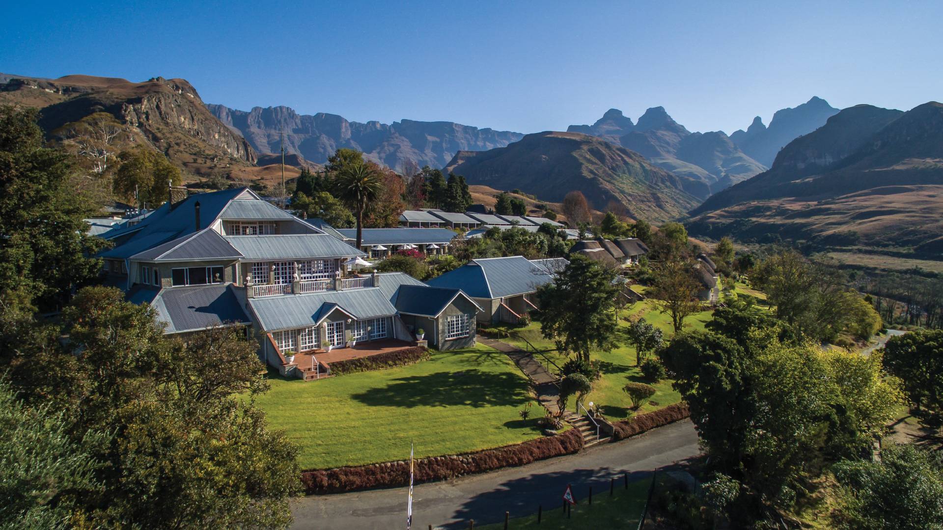 Cathedral Peak Hotel