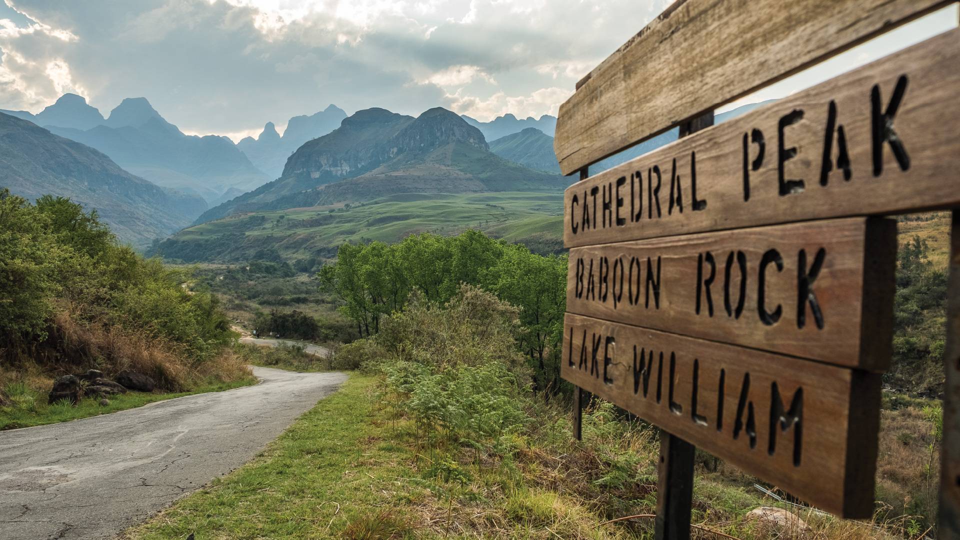 Trail through the Drakensberg