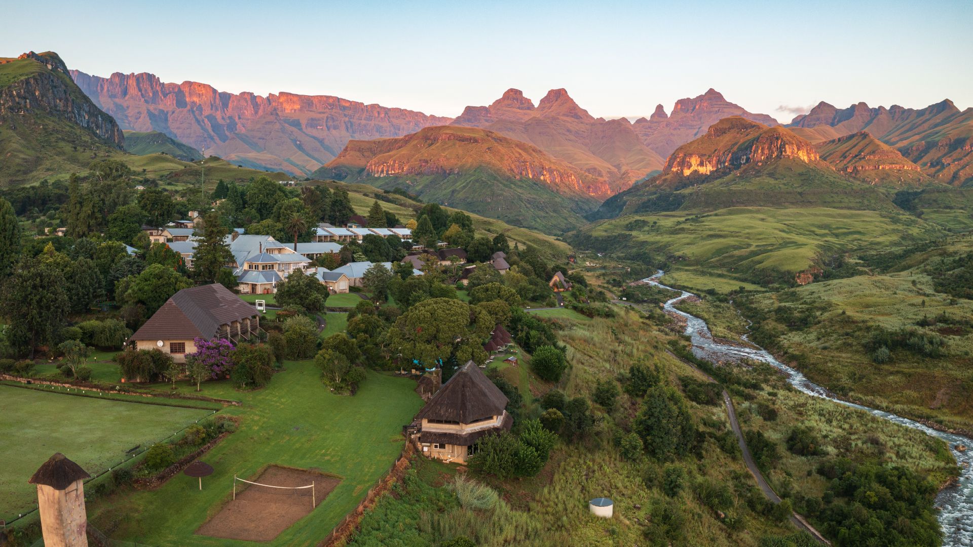 Cathedral Peak Hotel